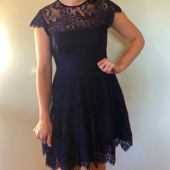 BB Dakota “Rhianna” Illusion Yoke Lace Dress - Picture 2 of 9